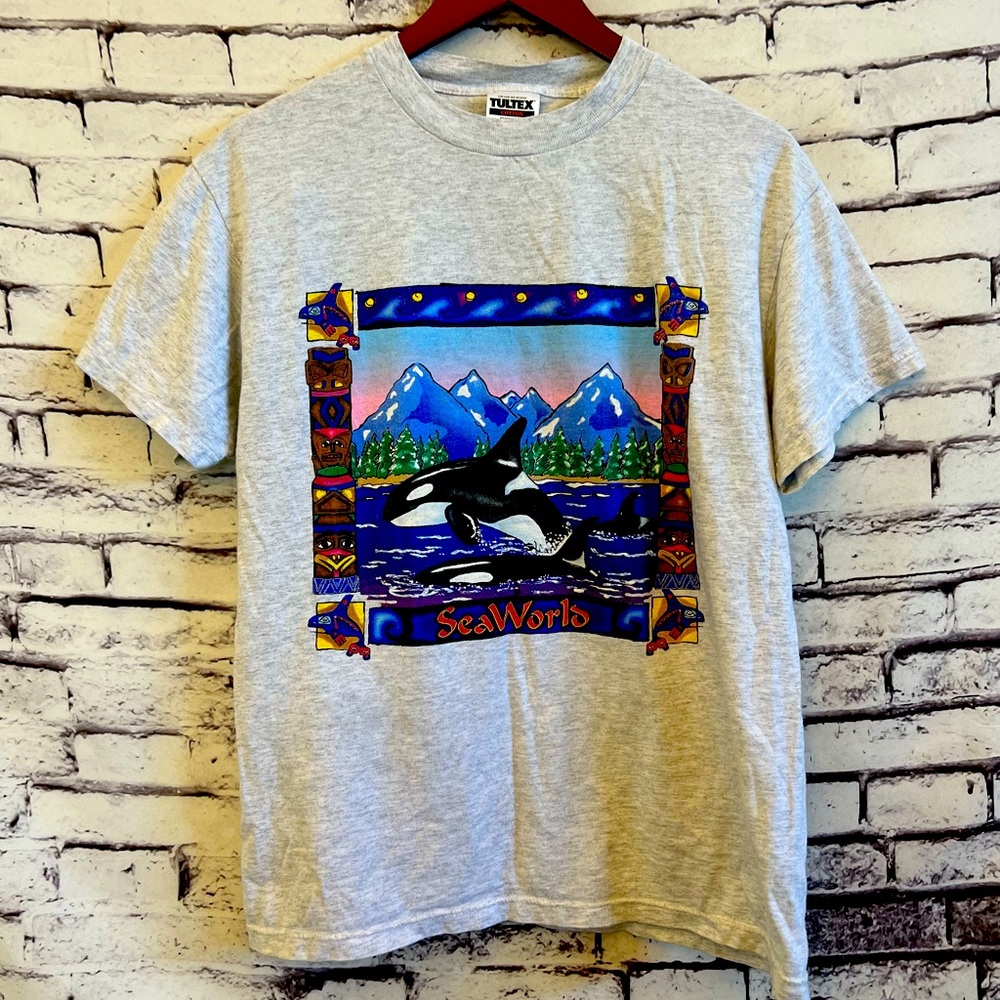 Vintage 90s Sea World Crew neck T-Shirt in Light heather gray Size Medium